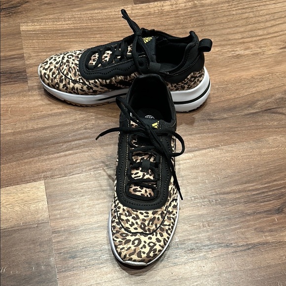 NIB ADIDAS Cloudfoam Sneakers - Picture 3 of 4